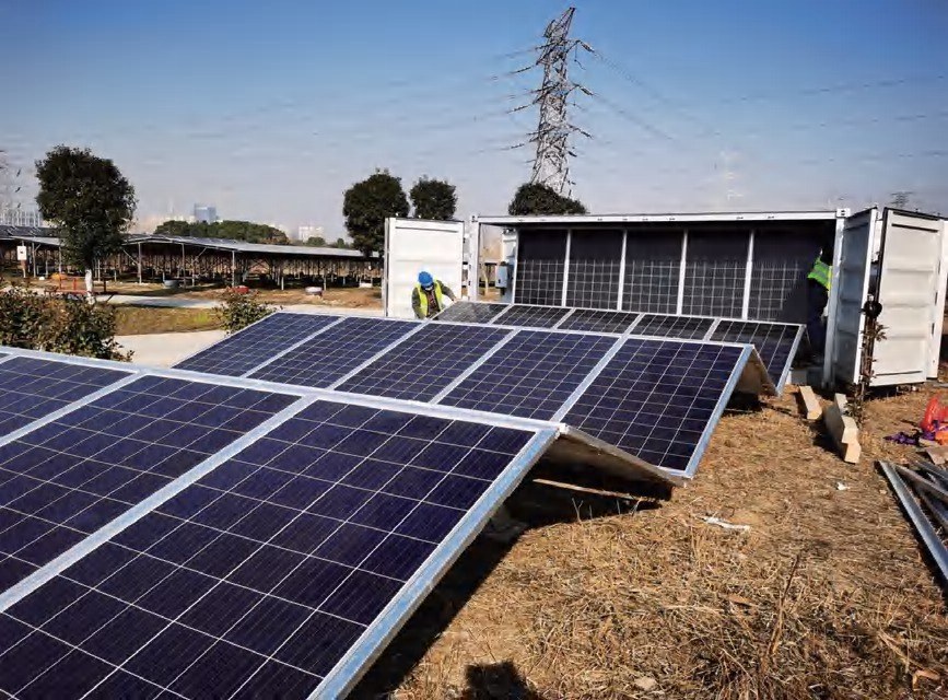 Unfolding solar photovoltaic array